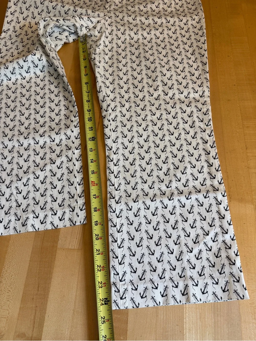 J. Crew ⚓️ City Fit Nautical Anchor Capri Pants Size 14 Stretch *Like New*